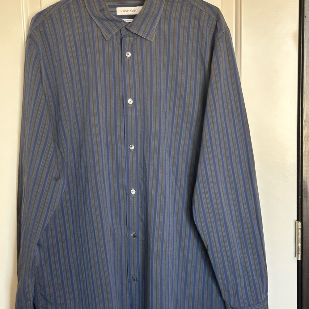 Calvin Klein Modern Fit Men’s Long Sleeve Shirt XL-Soft cotton blend